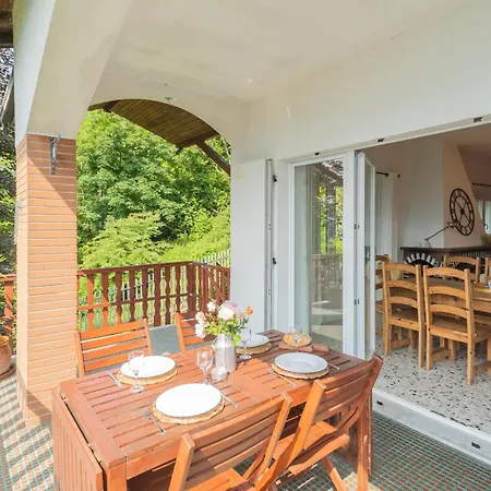 Ferienhaus View By Rent Cernobbio